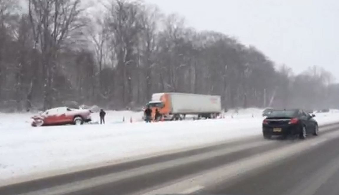 Fatal accident closes section of Thruway