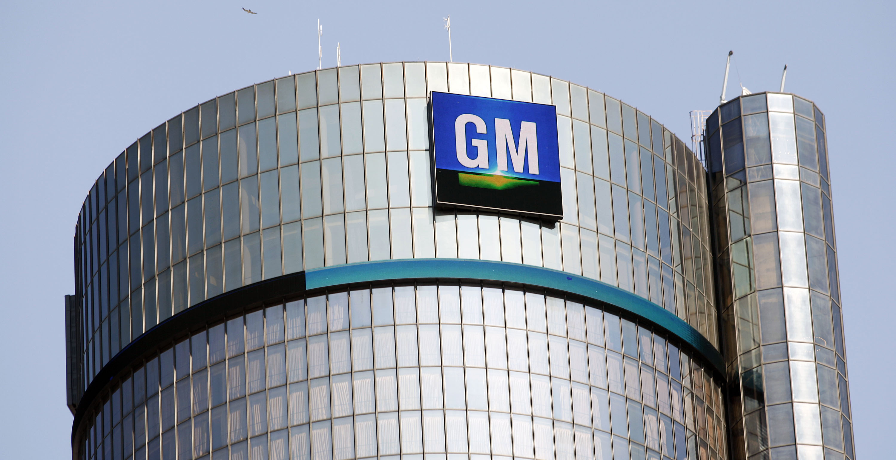 GM recalls nearly 6,300 police cars for steering problem