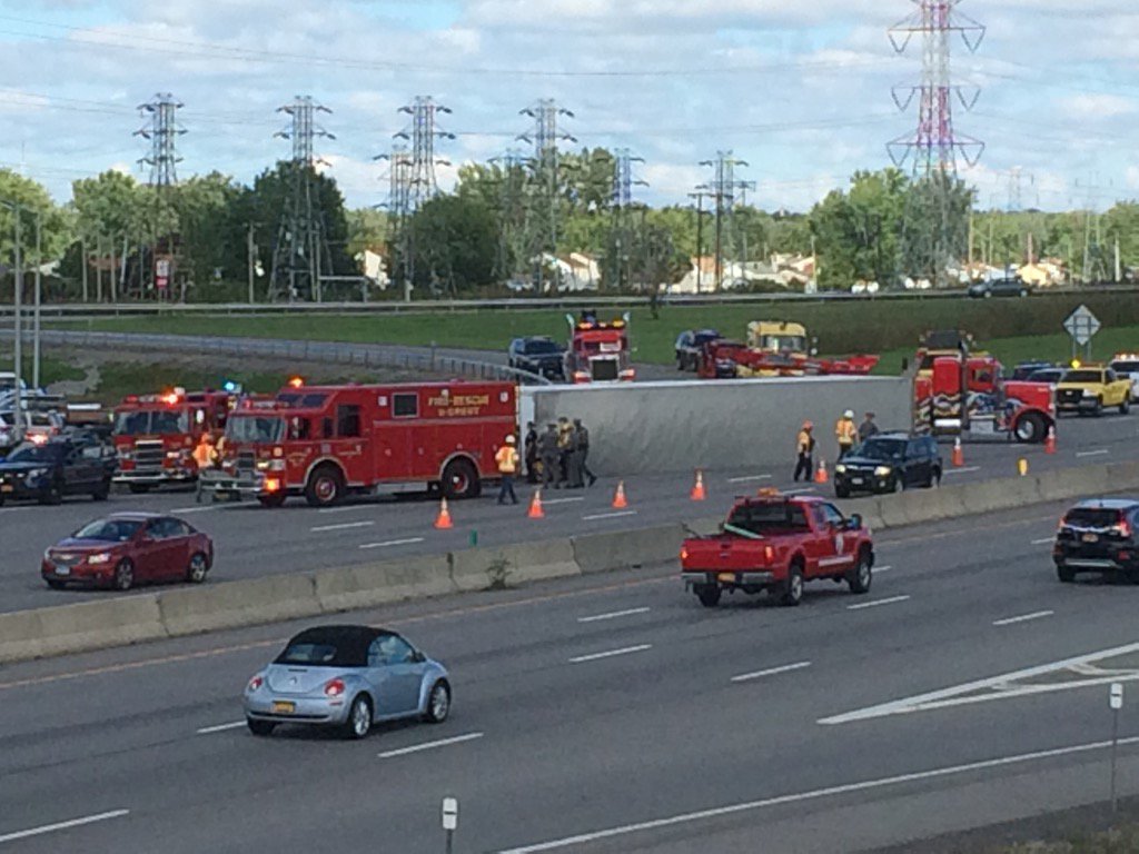 Tractor Trailer Rolls Over On I-90W | Wgrz.com