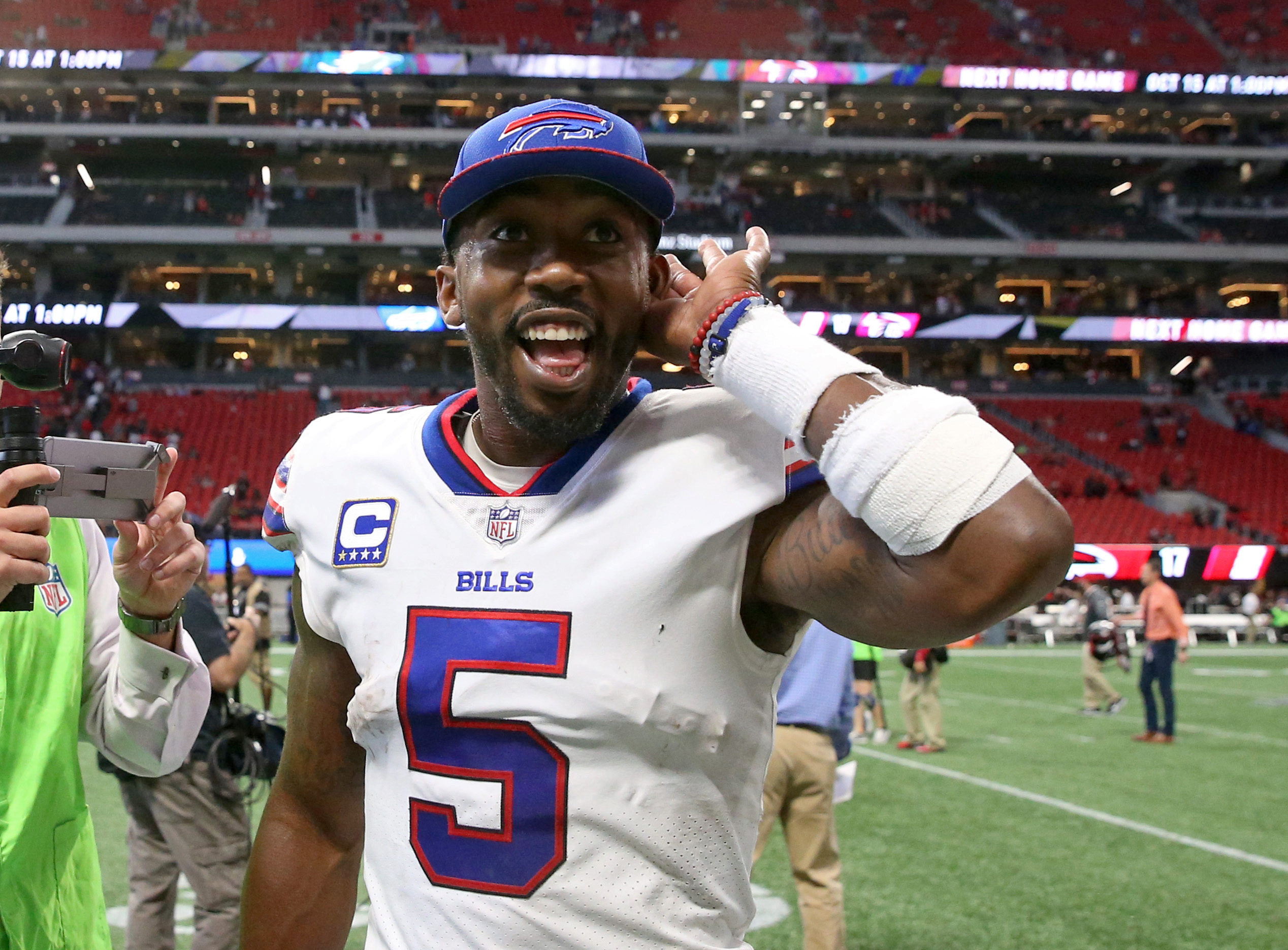 Quick reversal: Tyrod Taylor back at QB for Buffalo Bills 