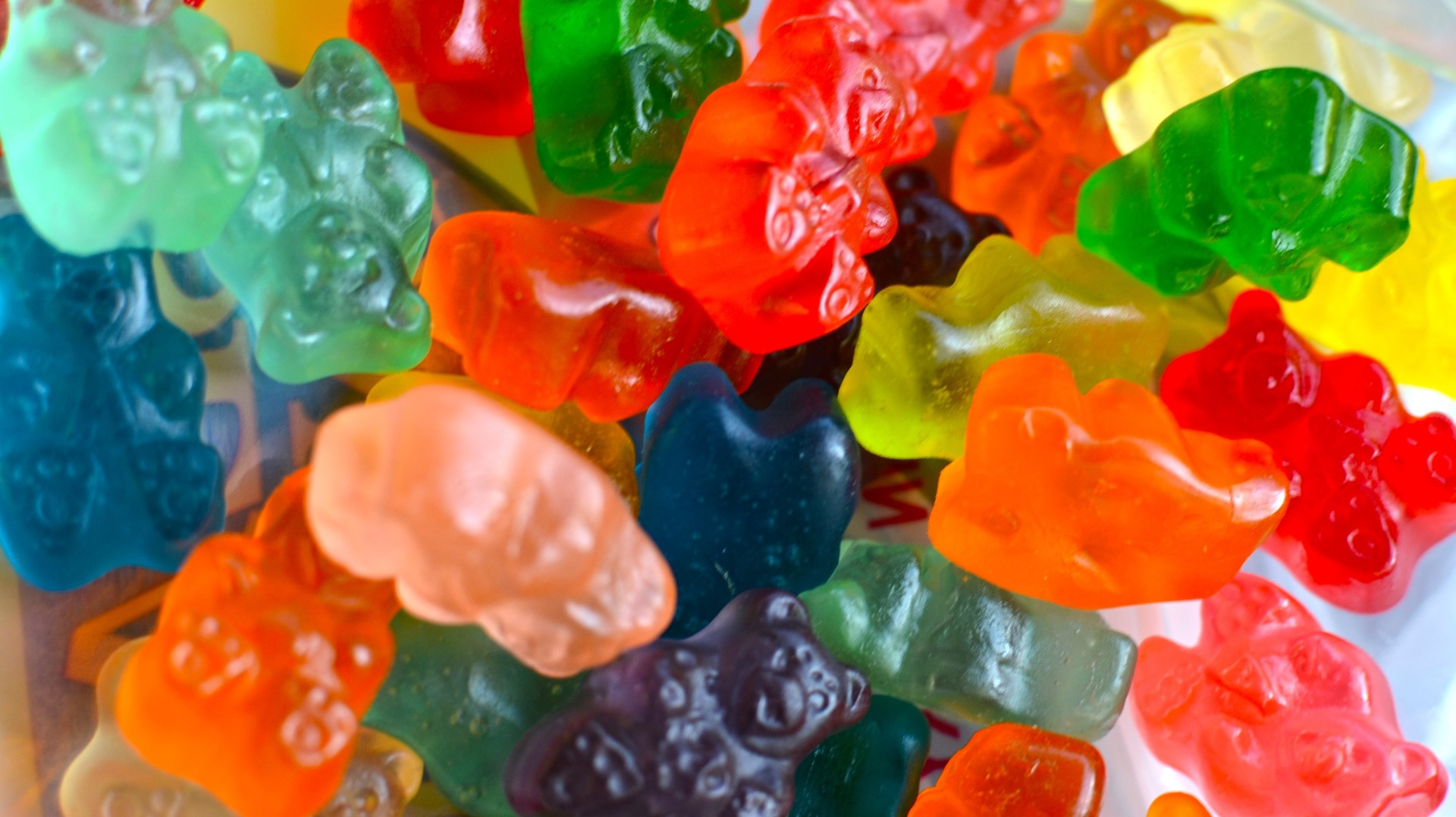 3 day care workers charged with giving children gummy bears with sleep ...